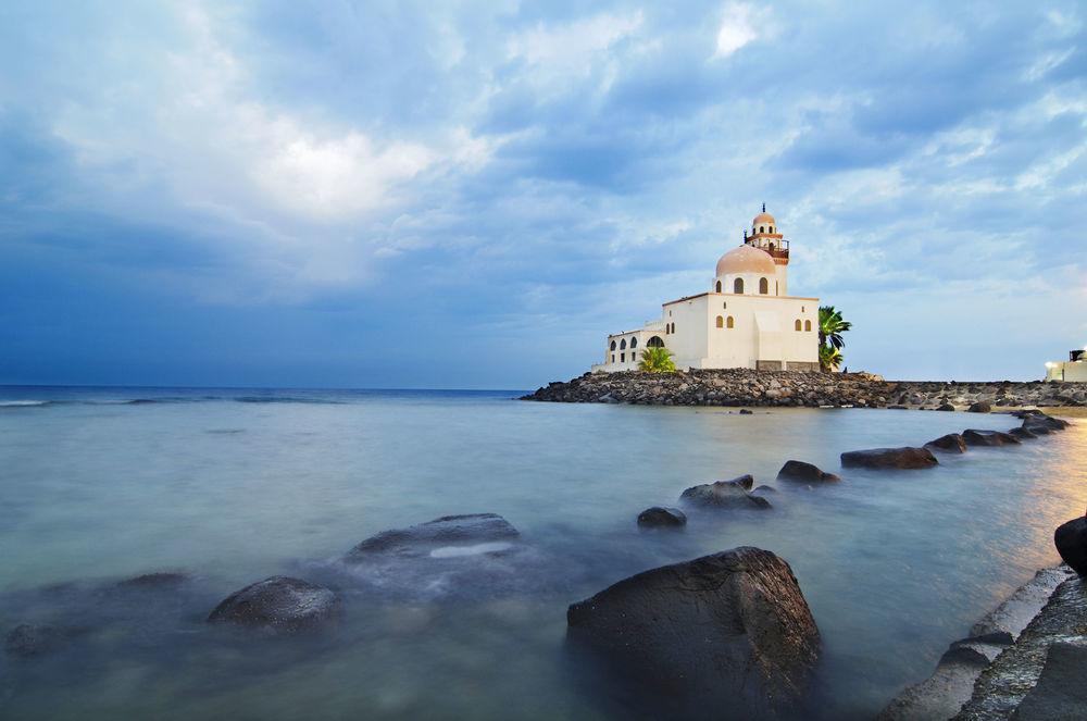 Sheraton Jeddah Hotel - Saudi Brothers Commercial Company Branch Екстер'єр фото The church of St. John the Baptist