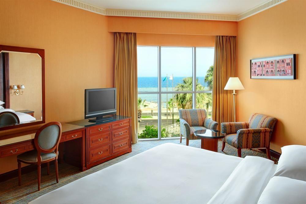 Sheraton Jeddah Hotel - Saudi Brothers Commercial Company Branch Екстер'єр фото A room at the Hilton Sharm El Sheikh