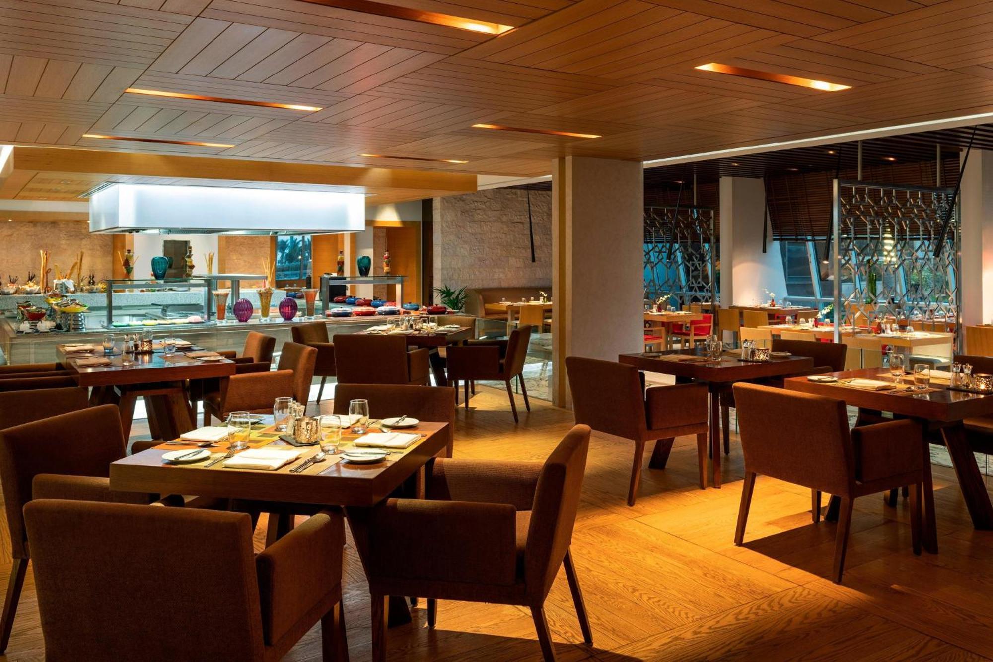 Sheraton Jeddah Hotel - Saudi Brothers Commercial Company Branch Екстер'єр фото The restaurant
