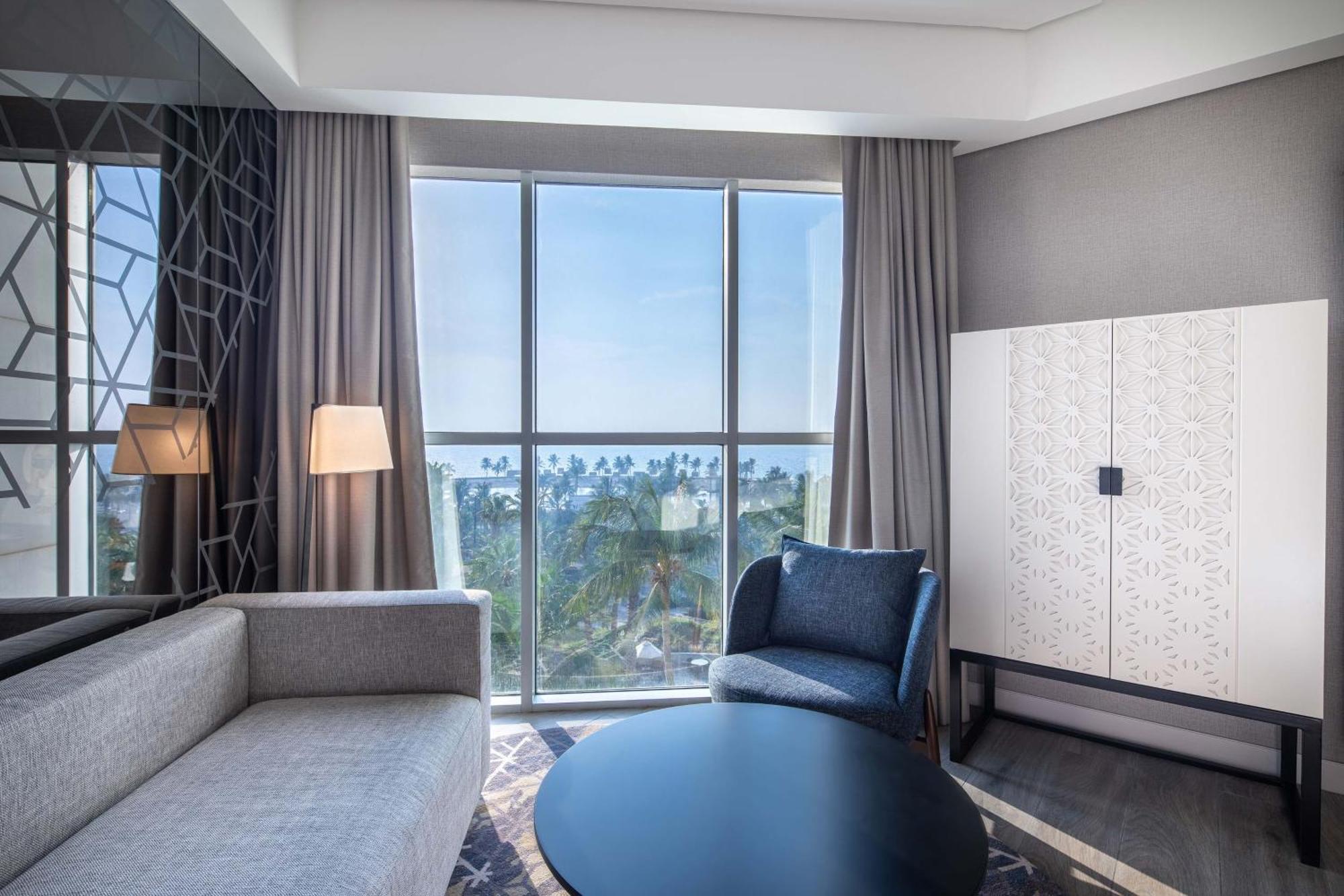 Sheraton Jeddah Hotel - Saudi Brothers Commercial Company Branch Екстер'єр фото A suite at the hotel