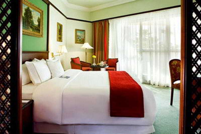 Sheraton Jeddah Hotel - Saudi Brothers Commercial Company Branch Екстер'єр фото A bedroom at the hotel